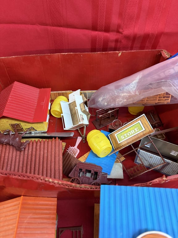 VTG WESTERN TOWN TOY BUILDINGS & ACCESS. - Image 2