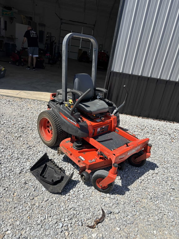 Kubota Z125S Zero Turn Mower