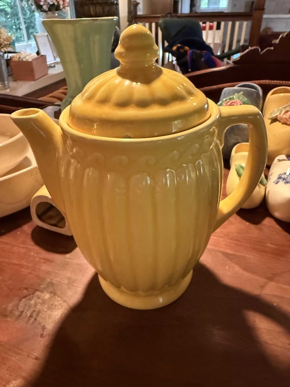 VTG USA YELLOW TEAPOT