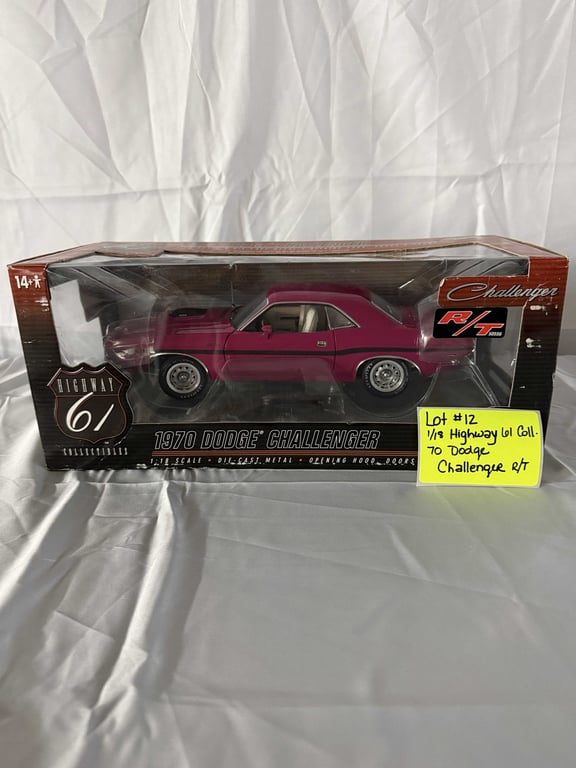1:18 HIGHWAY 61 COLL. 70 DODGE CHALLENGER R/T