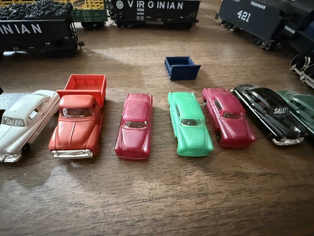 HO SCALE TOY CARS - Image 2