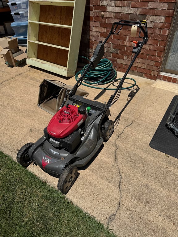Honda HRX 217 self propelled push mower - Image 2