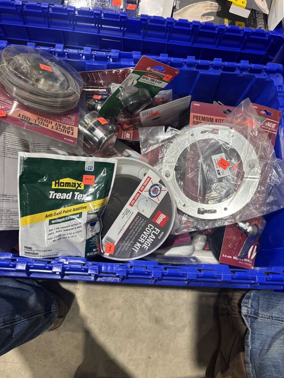 Tote of misc plumbing - Image 3