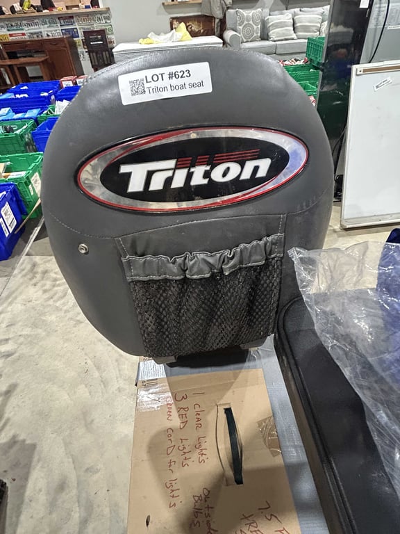 Triton boat seat - Image 3