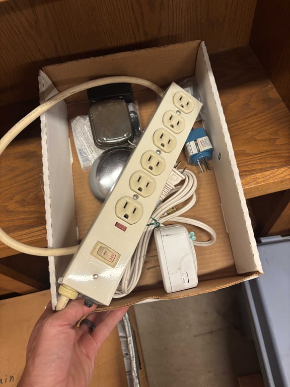 Electric cords & misc - Image 3