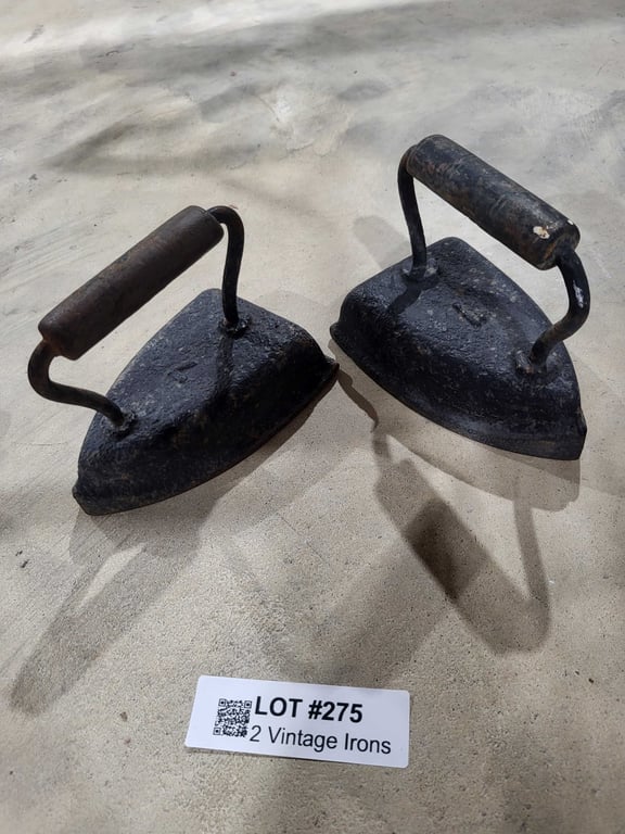 2 Vintage Irons - Image 2