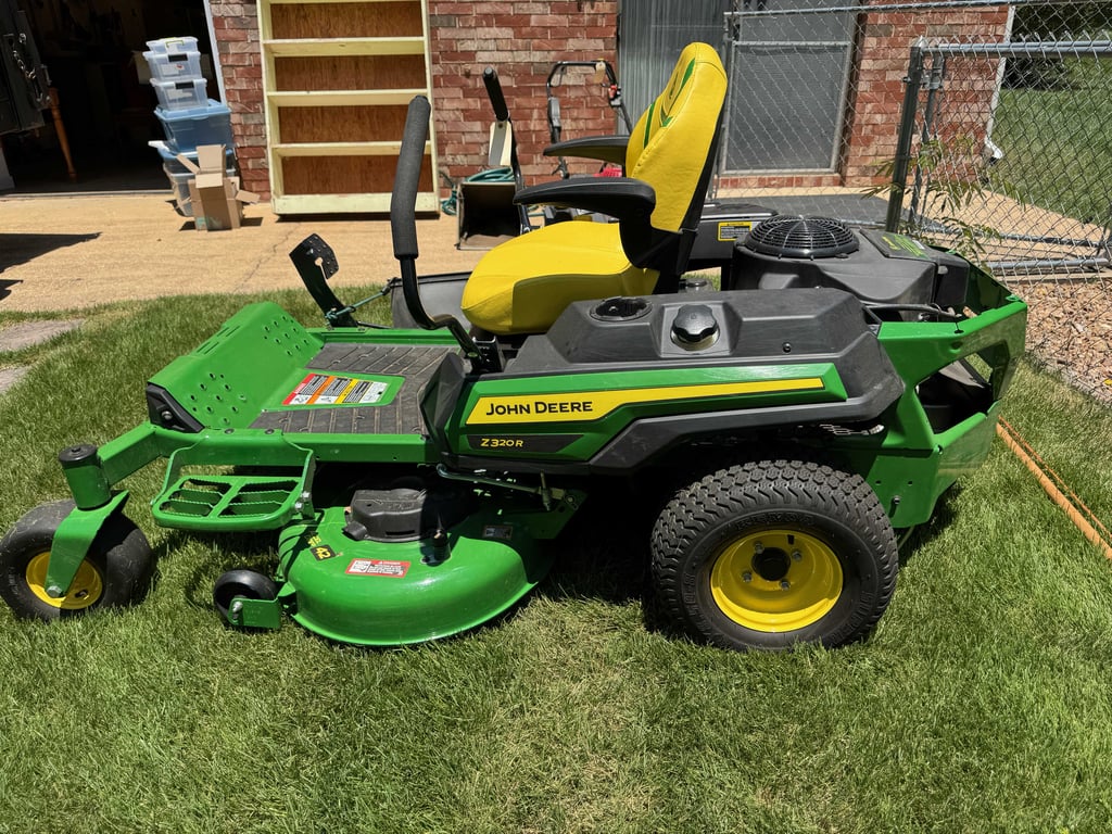 John Deere 42" Z320R zero turn - Image 6