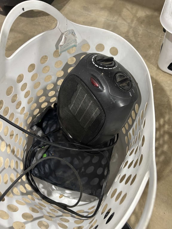 Basket of misc worklights - Image 4
