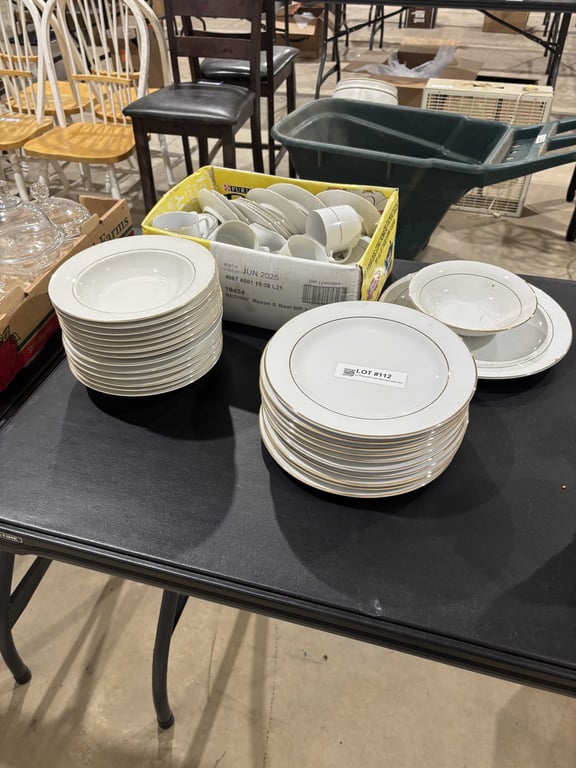 52 Piece EP Gold Rimmed Dish Set