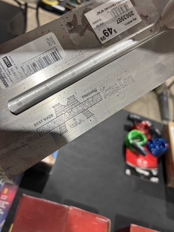 18" x 14" Trowel - Image 2