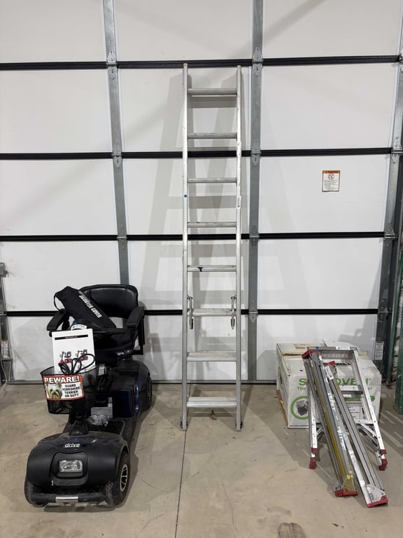 Louisville 16' extension ladder