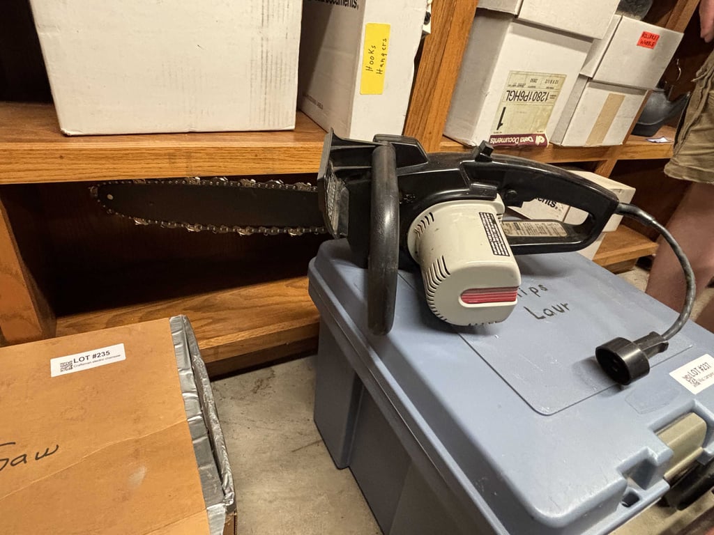 Craftsman electric chainsaw - Image 2