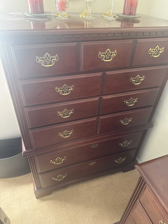 4 Piece Broyhill Bedroom Suite - Image 6