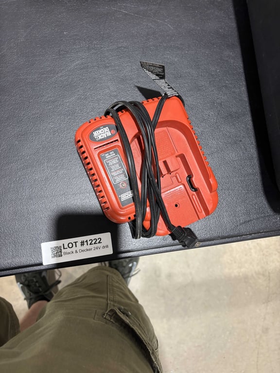 Black & Decker 24V drill - Image 4