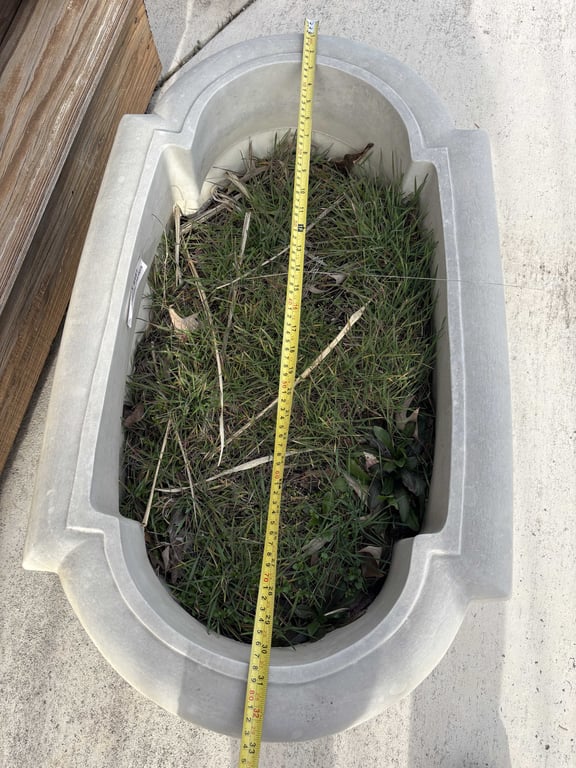 4 Plastic Planters - Image 2