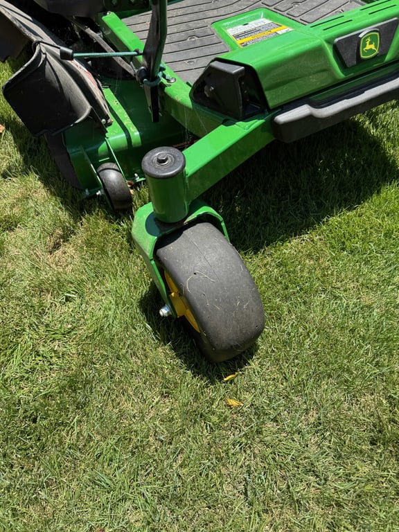 John Deere 42" Z320R zero turn - Image 13