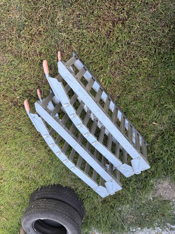 Aluminum folding ramps - Image 3