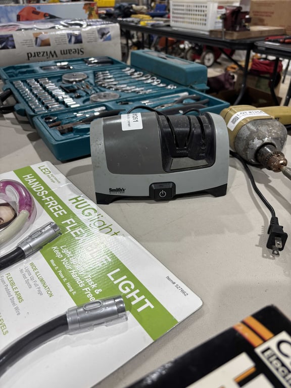 Electric knife sharpener