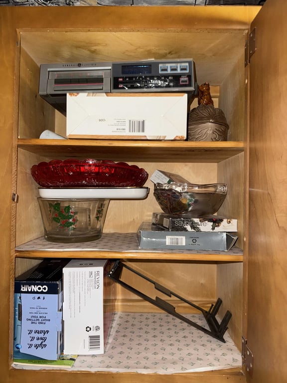 Contents of Wall Cabinets in Basement - Image 3