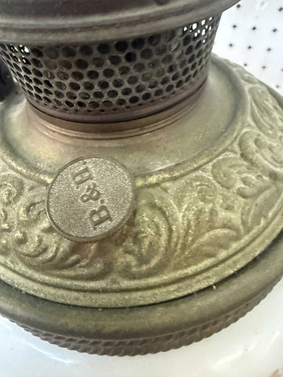 BRADLEY HUBBARD B&H HANGING LIBRARY PARLOR OIL LAMP - Image 3