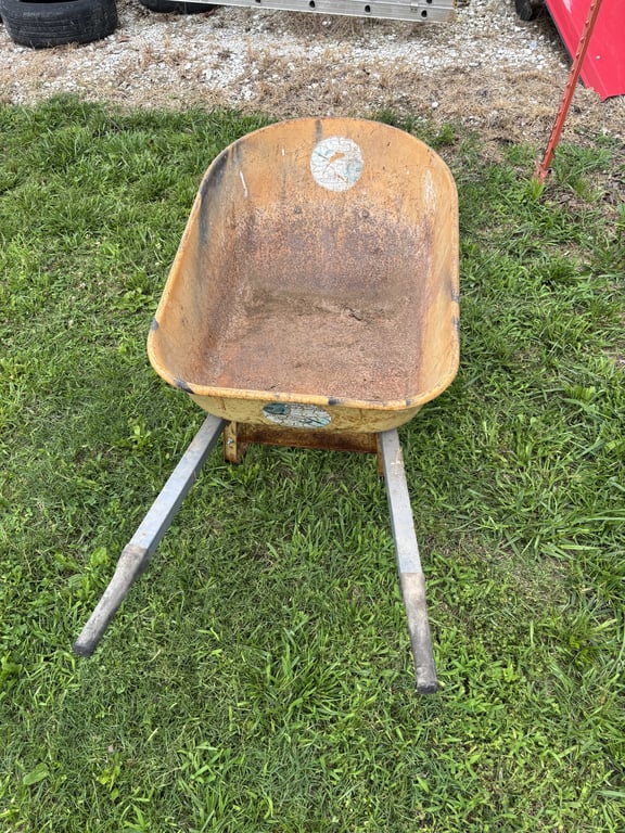 Wheelbarrow (yellow) - Image 3
