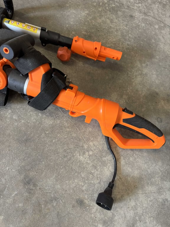 Garcare Electric Hedge Trimmer - Image 3