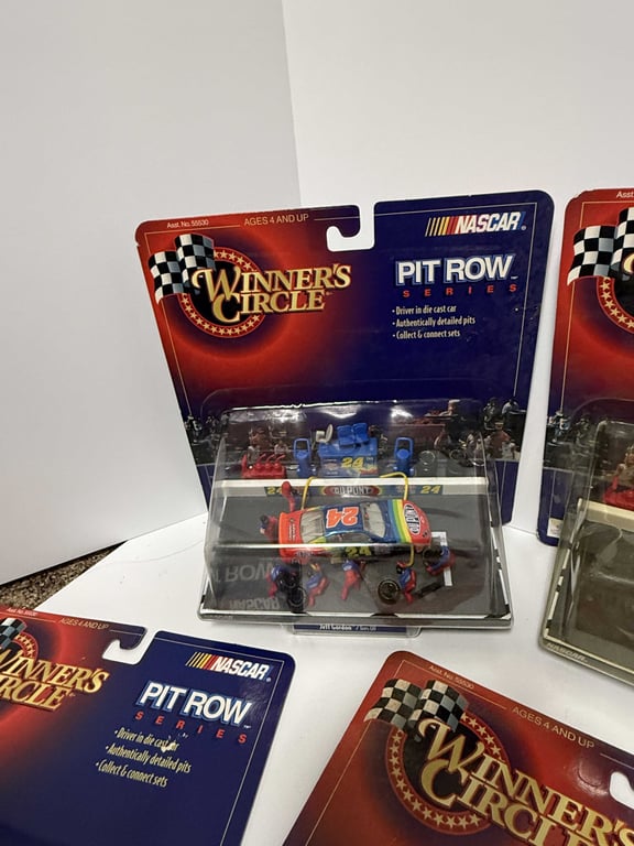 8 - WINNERS CIRCLE GORDON PIT ROAD SERIES - Image 2