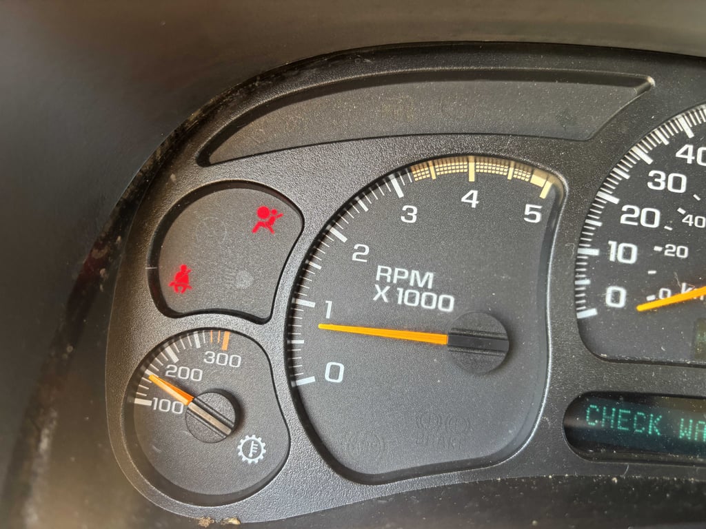 2004 Chevy 3500 4WD - Image 13