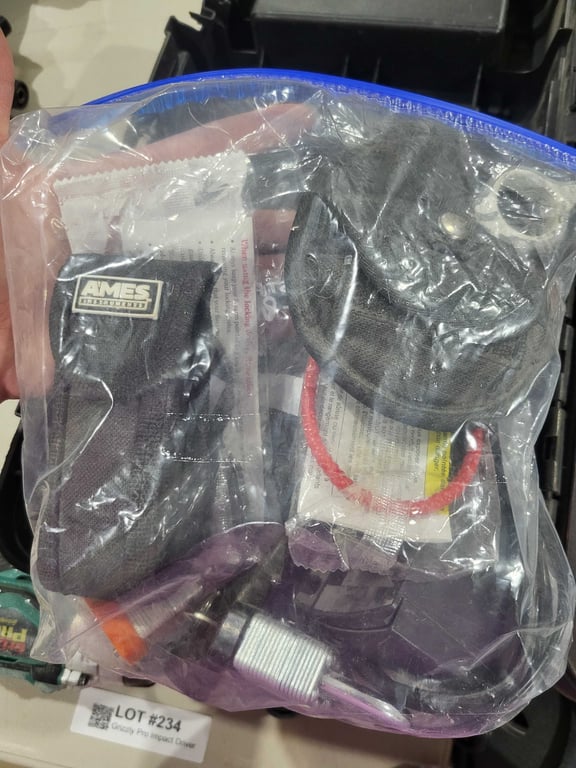 Plastic tool box & misc bags of tools - Image 6