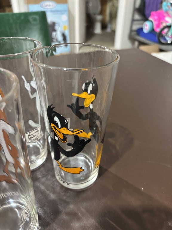 9 pc Pepsi Looney Tunes glasses - Image 6