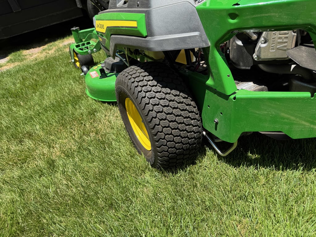 John Deere 42" Z320R zero turn - Image 5