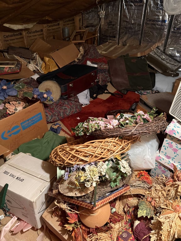 ATTIC WI/CHRISTMAS & FALL