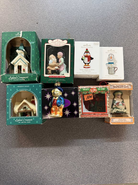 GROUPING VTG CHRISTMAS ORNAMENTS