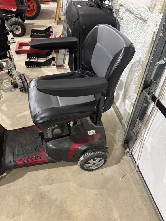 Drive Phoenix HD4 Motor Chair - Image 5