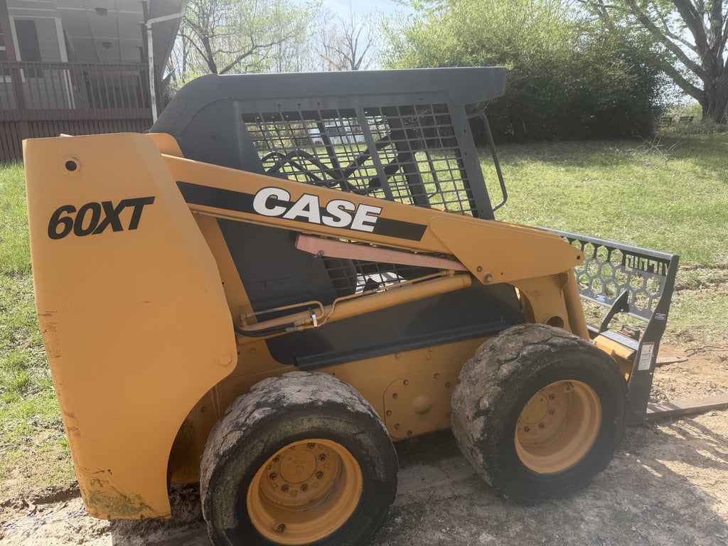 Case 60XT Skid Steer - Image 8