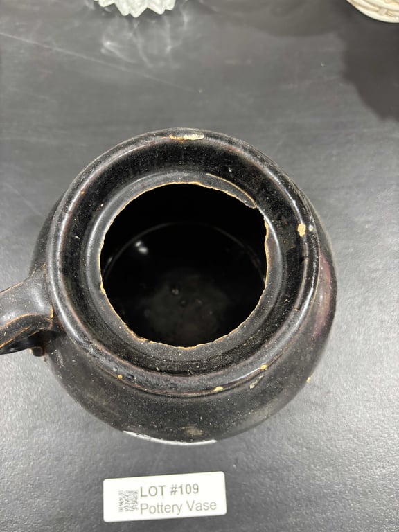 Pottery Vase - Image 4
