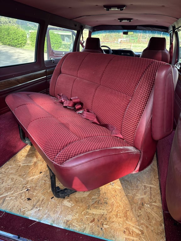 1985 Dodge Ram Wagon - Image 15