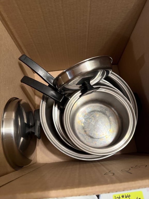 SET OF FLAVOR SEAL STAINLESS POTS