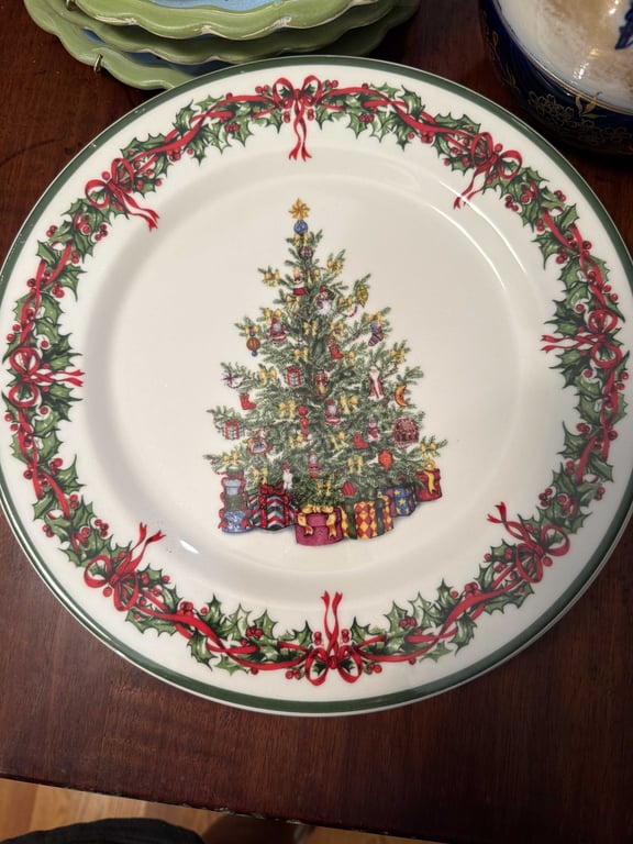 4 CHRISTOPHER RADKO HOLIDAY CELEBRATIONS PLATES