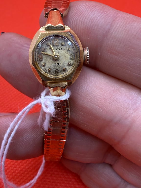 VTG 18K GOLD LADIES BULOVA WATCH - Image 2