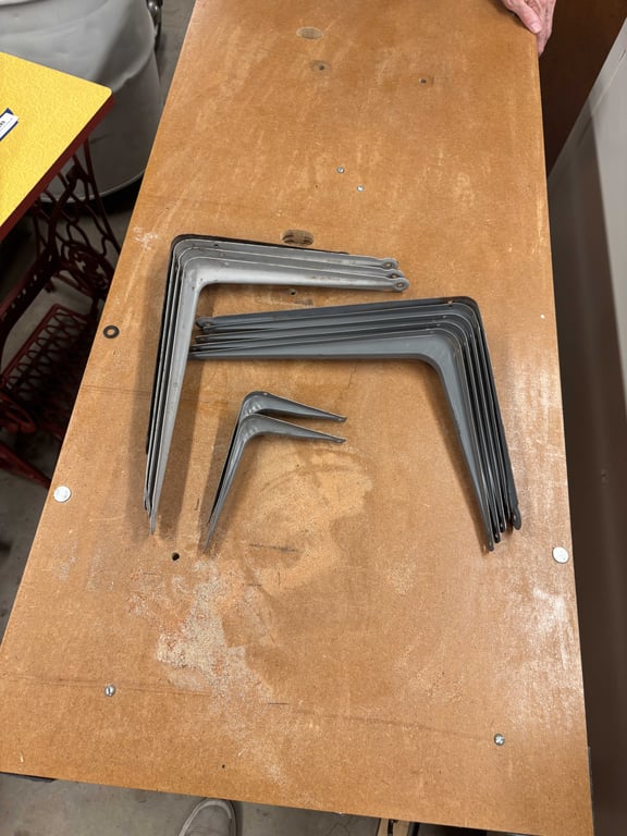 Shelf brackets