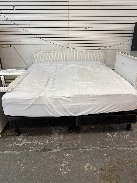 5 PC KING WICKER BEDROOM SUITE