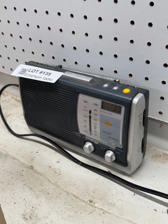 Emerson radio - Image 2