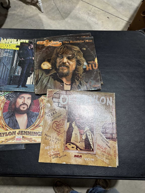 16 Waylon Jennings Albums - Image 2