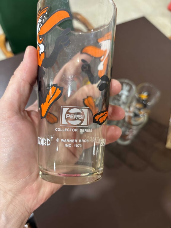 9 pc Pepsi Looney Tunes glasses - Image 4
