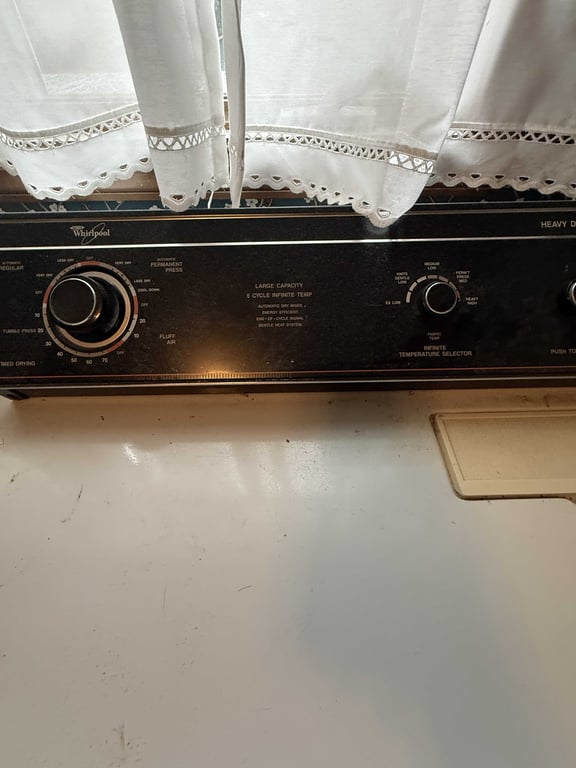 WHIRLPOOL HEAVY DUTY DRYER - Image 2