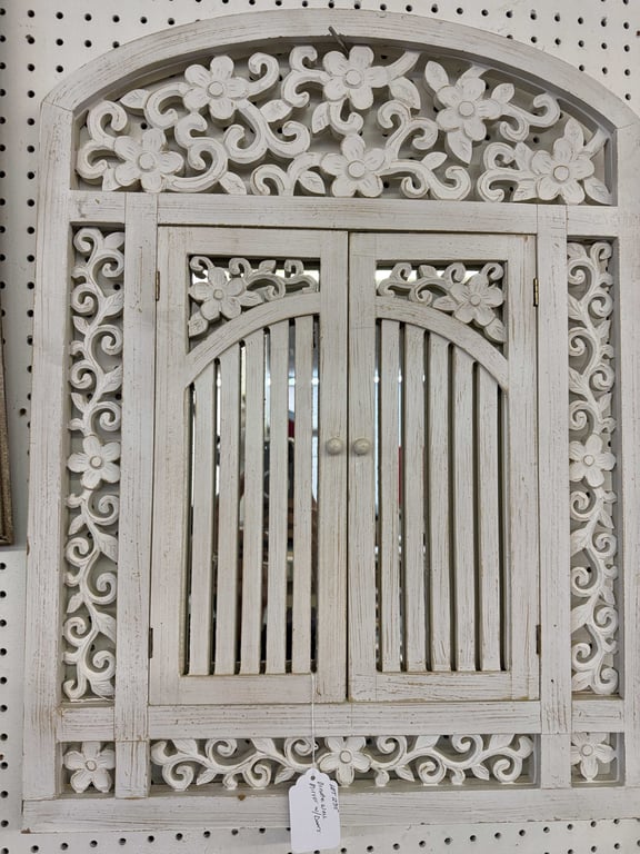 ORNATE WALL MIRROR W/DOORS