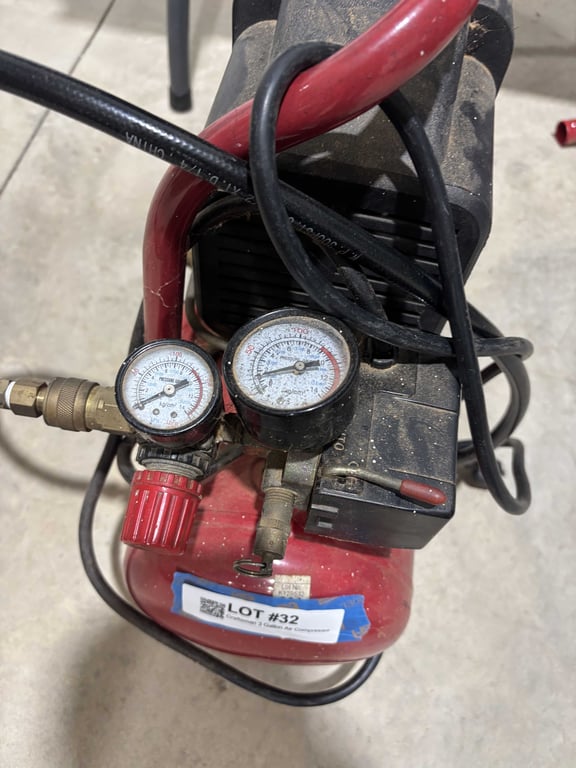 Craftsman 3 Gallon Air Compressor - Image 3