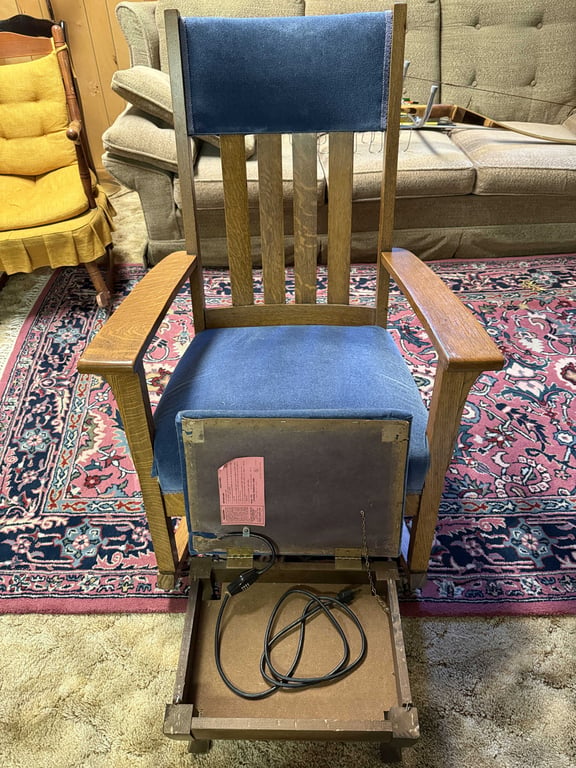 ANT. MISSION OAK ROCKING CHAIR W/ELEC. HEATED FOOT STOOL