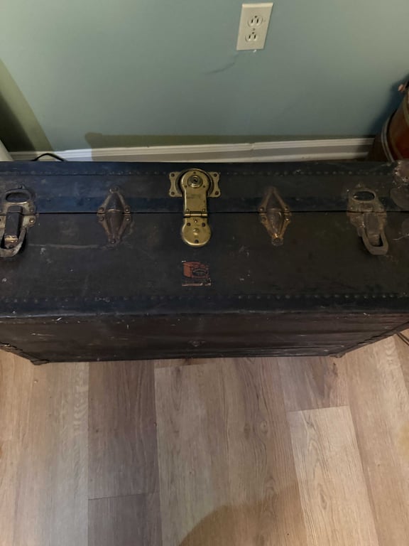 3 STORAGE LOCKERS - Image 2